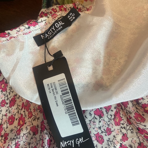 Nasty Gal Ditsy Bardot Cap Sleeve Floral Mini Dress - Picture 7 of 7